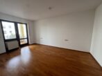 Großzügige 4-Zi.-Wohnung zentrumsnah in Schwabmünchen. 2 Balkone, 2 Kellerräume und 1 TG-Stellplatz! - Schlafzimmer mit Balkonzugang