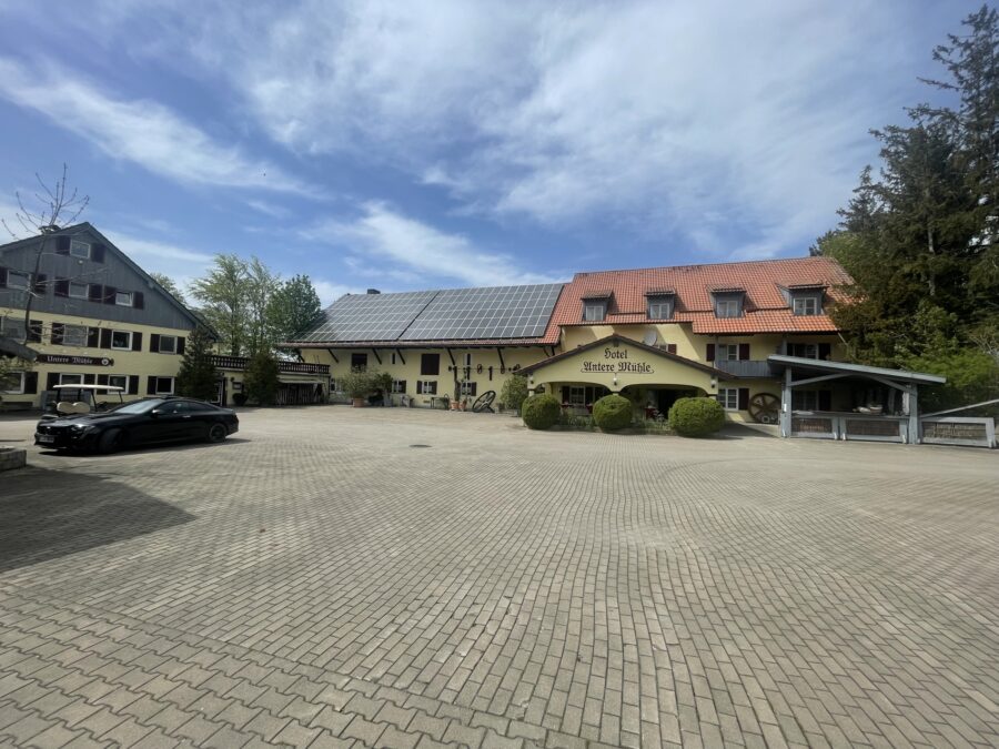 Gutshofanwesen mit Hotel und Gastronomie, 86853 Langerringen / Schwabmühlhausen, Haus
