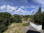 Großzügiges Ein-/Zweifamilienhaus mit einem weiteren Bauplatz und viel Potential in Langenneufnach - Aussicht OG