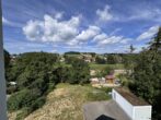 Großzügiges Ein-/Zweifamilienhaus mit einem weiteren Bauplatz und viel Potential in Langenneufnach - Aussicht DG