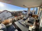 Südbalkon Ansicht2 - Schicke 3 Zimmer-Wohnung mit großer Terrasse, Aufzug und 2 Stellplätzen!