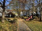 Schicke 3 ZKB mit überdachter Loggia und TG-Stellplatz in Augsburg/Inningen - Gemeinschaftsgarten mit Spielplatz