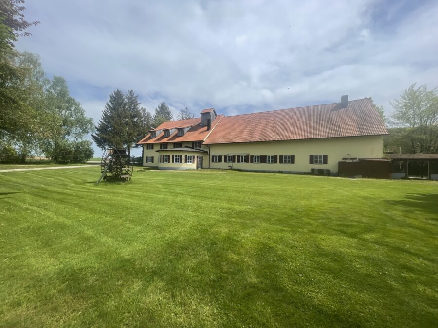 Gutshofanwesen mit Hotel, Gastro und Landwirtschaftlichem Betrieb, 86853 Langerringen / Schwabmühlhausen, Haus